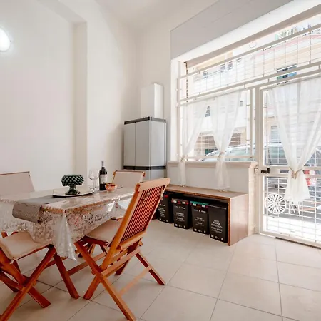 Guesthost - Rosa Monopoli