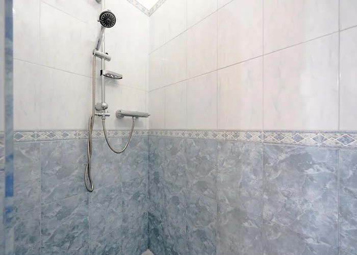 Guesthost - Rosa * 莫诺波利